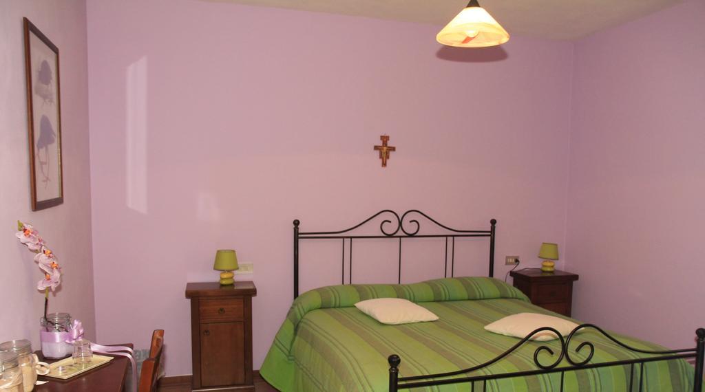 Hotel La Quiete Асизи Стая снимка