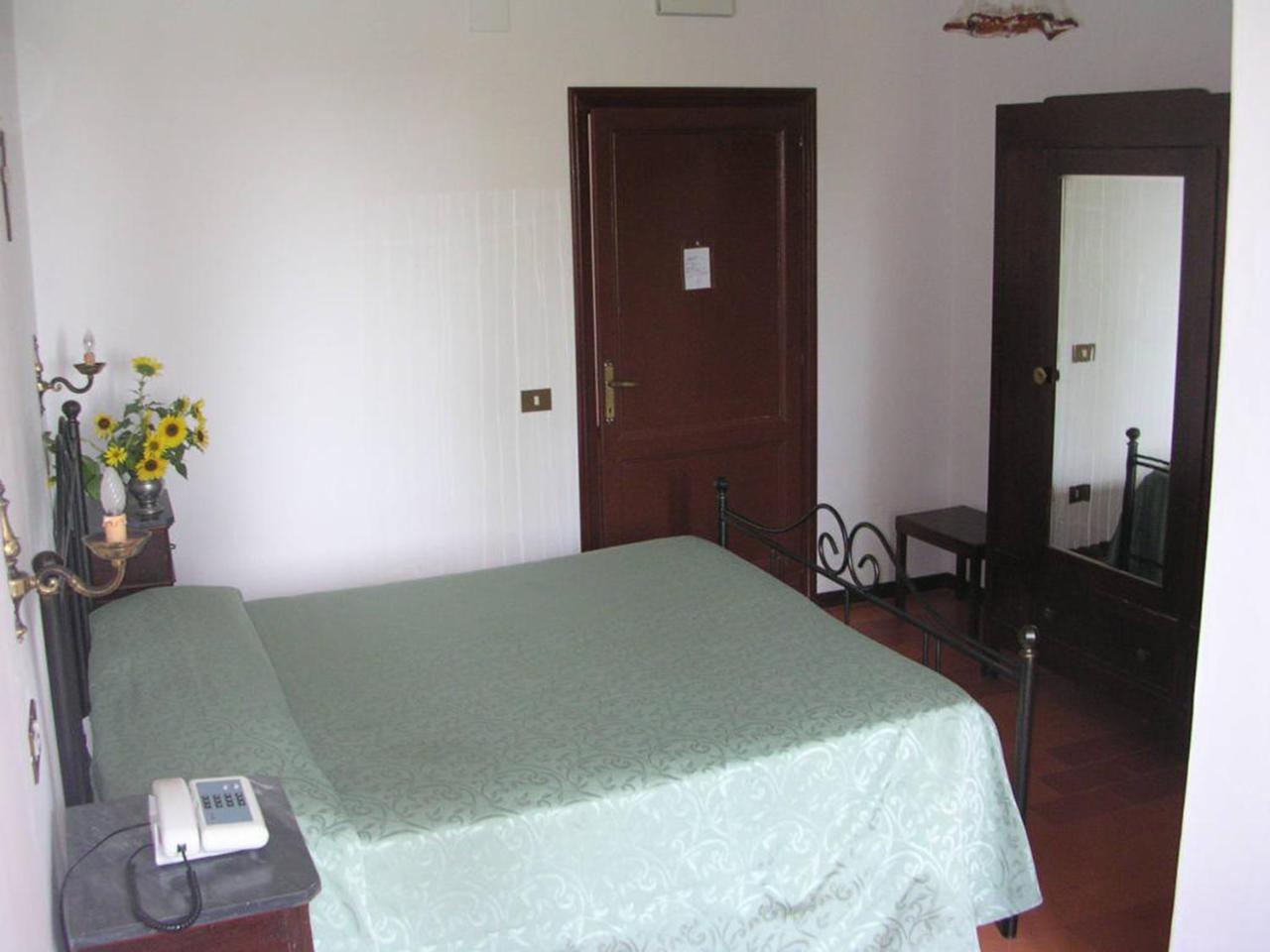Hotel La Quiete Асизи Екстериор снимка